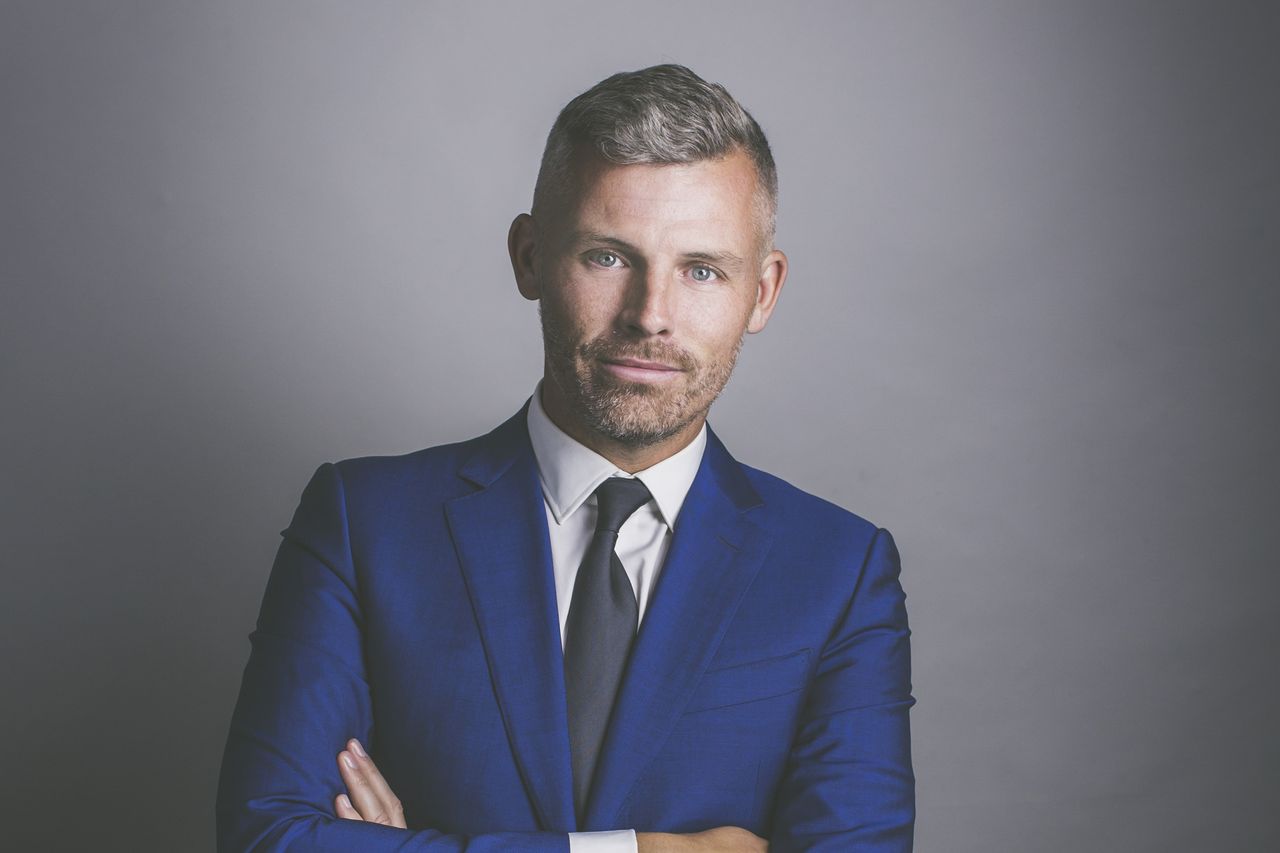 Des Bishop talks grief, the power of performance and being fat shamed